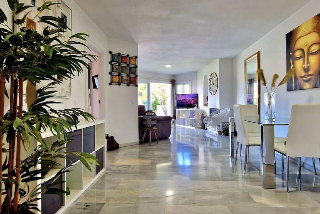 5* Stunning Golf & Sea Apartment Mijas Luaran gambar